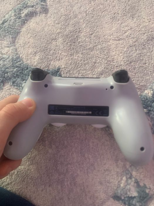 Джостик пс 4 в отличном состояний