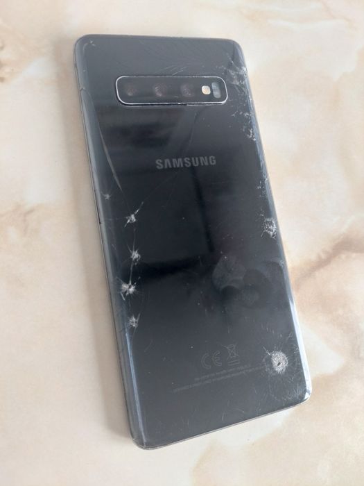Vând Samsung Galaxy S10 de 128Gb [plin cu jocuri] [probleme la touch]