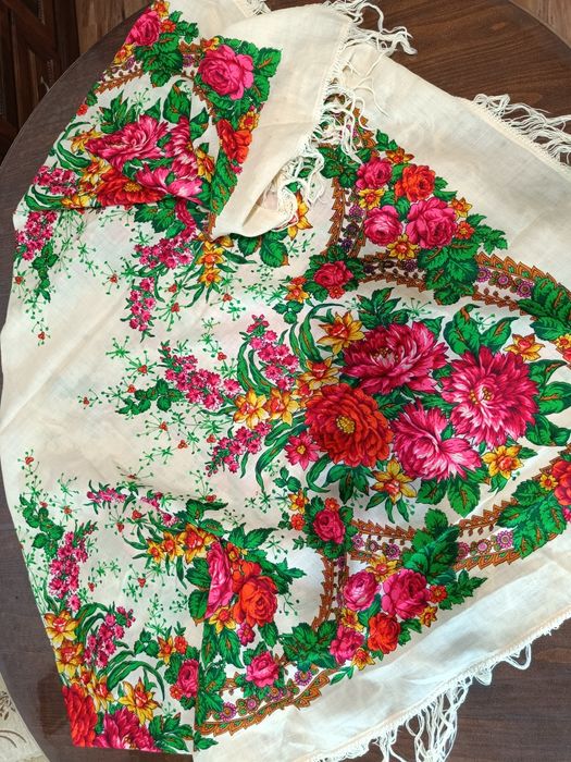 Вълнени руски шалове