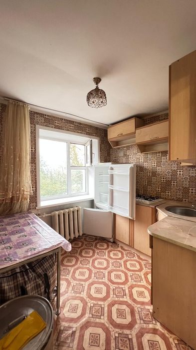 Продаётся 2-комнатная по Козыбаева 35