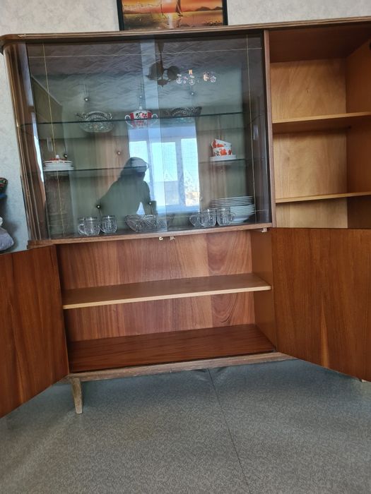 Продам сервант б/у