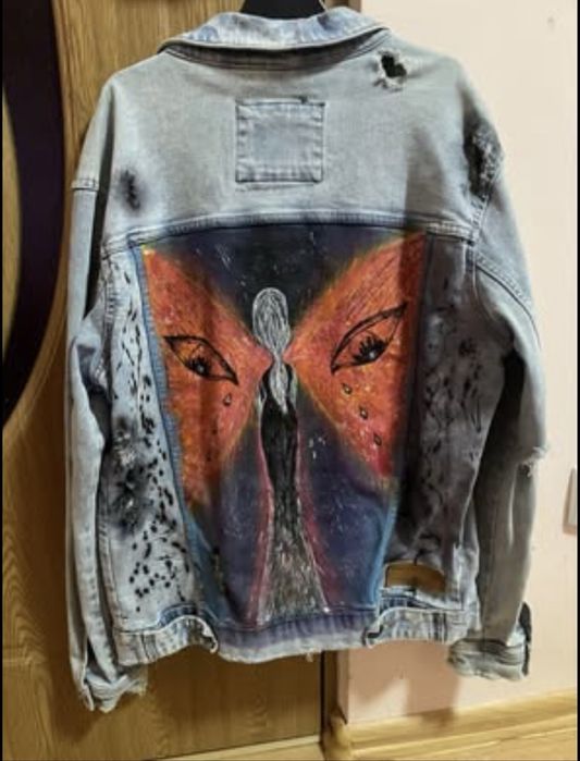 Nume piesa : Fallen Angel  Geaca de blugi pictata manual