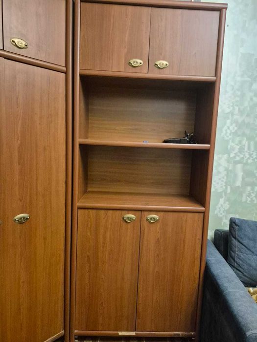 Угловая стенка в спальню