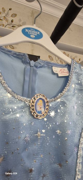 Продам нарядные платья для девочки