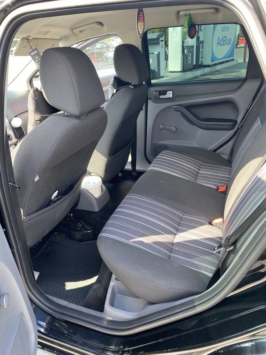 Vand ford focus urgent este in stare impecabila!!!