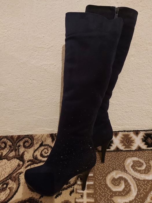 Зимний женский сапоги.очен красиво. Качество супер