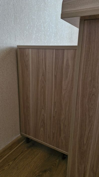Стол и тумба офисные/письменные