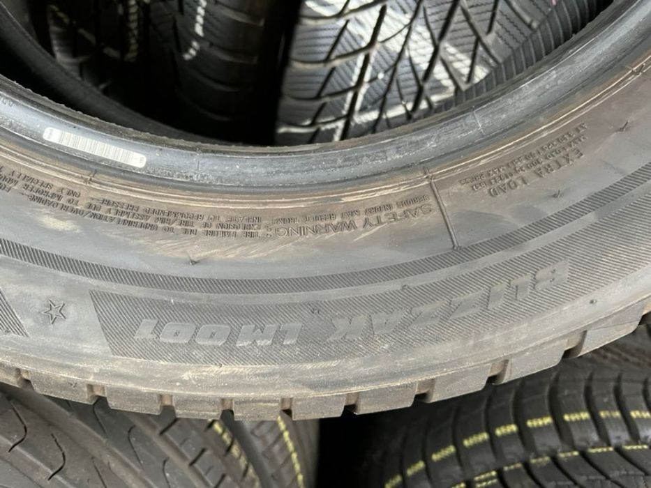 vând 4 anvelope 225/60/18 bridgestone de iarnă ca noi