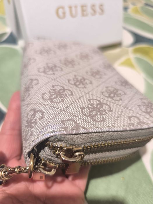 Портмоне Guess с две отделения