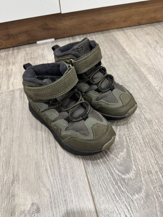 Продам детскую обувь