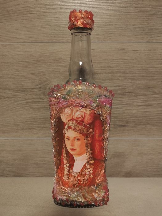 Оригинални бутилки, чаши, чинии, . Подарък за рожден ден.