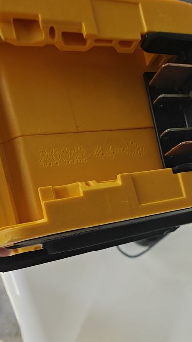 DeWalt DCMPP568N - Foarfeca de gradina pentru crengi cu acumulator si incarcatir
