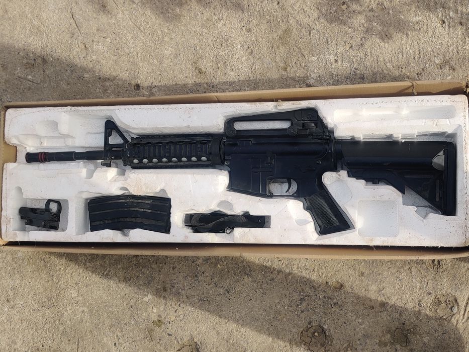 Se vinde pusca m4