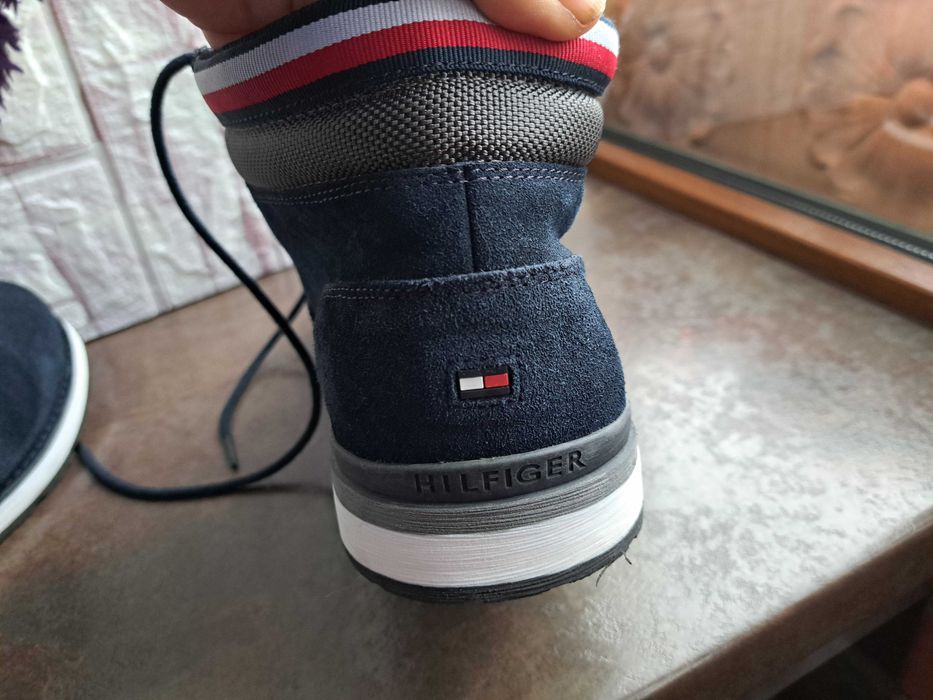 мъжки зимни обувки,боти,кубинки,ном43,Tommy Hilfiger