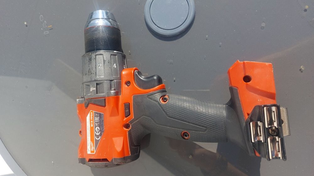 Masina de insurubat cu percutie Milwaukee FPD2