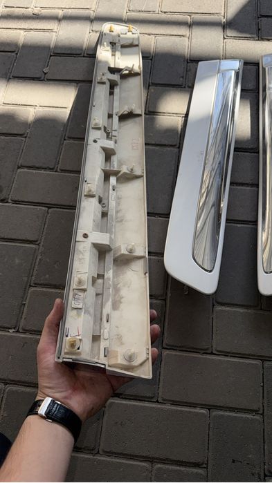 Молдинг двери Lexus Lx 570