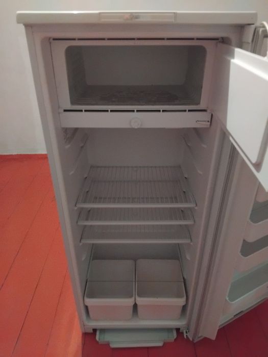 Холодильник бирюса