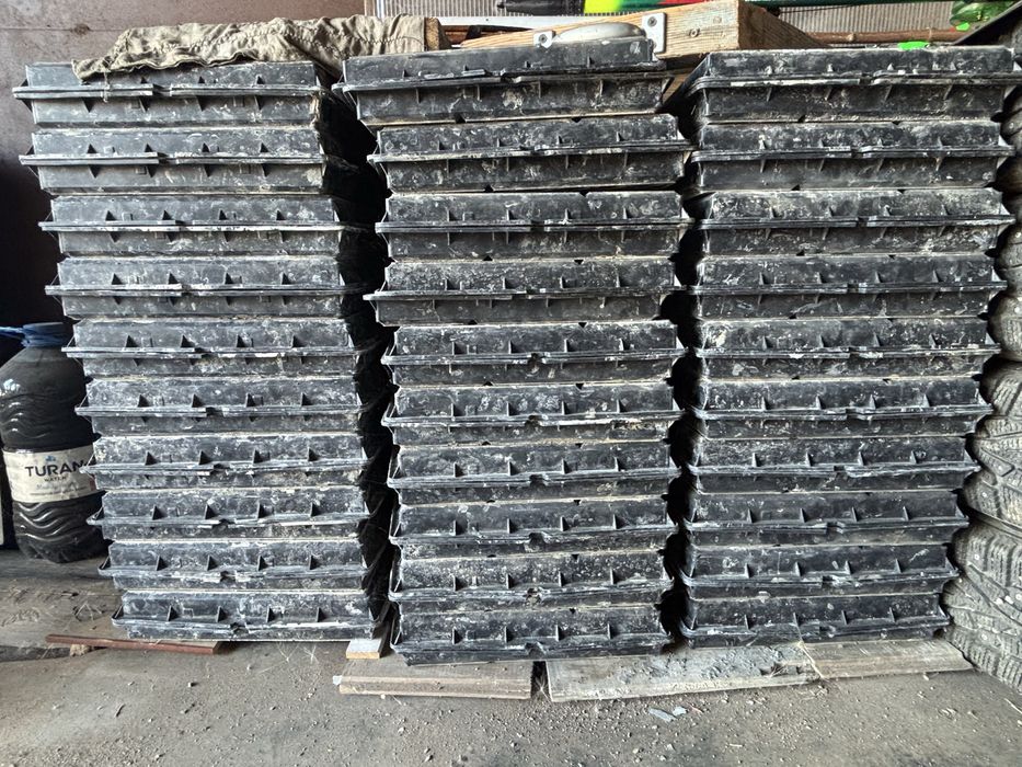 Продам формы для  плитки.