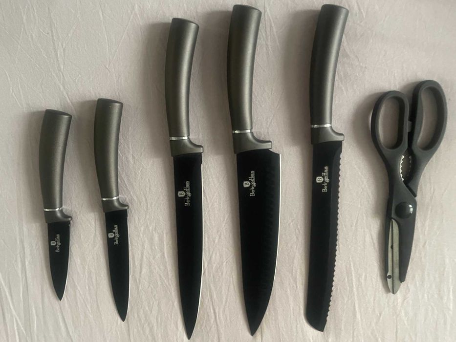 Неупотребяван комплект ножове Berlinger със стойка 7 части