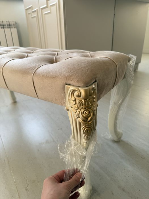 Банкетка в классическом стиле