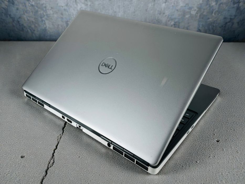 Лаптоп Dell Precision 7560 15,6 FHD i9-11950H 32RAM 512GB SSD RTX A2000 Гараниця!