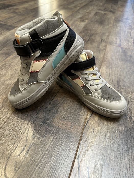 Детские кроссовки