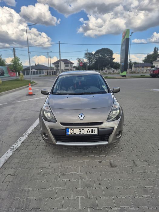 Vând Renault Clio