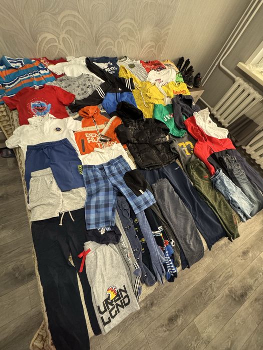 Три пакета вещей в отличном состояние