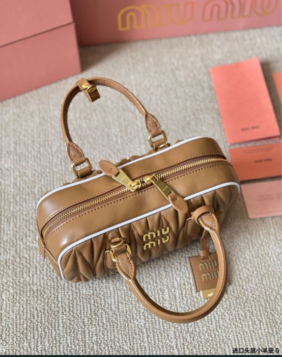 Geanta Miu Miu piele naturala pe comanda