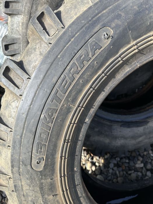 Anvelope 8.25 - 20 în stare bună