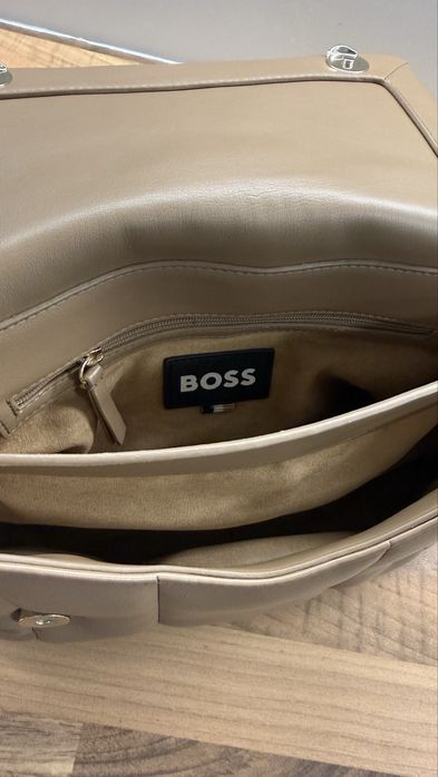 Кафява чанта BOSS. дамска