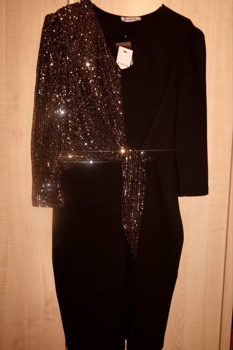 Нови елегантни рокли с етикати-сива кадифе L/ XL и черна XL