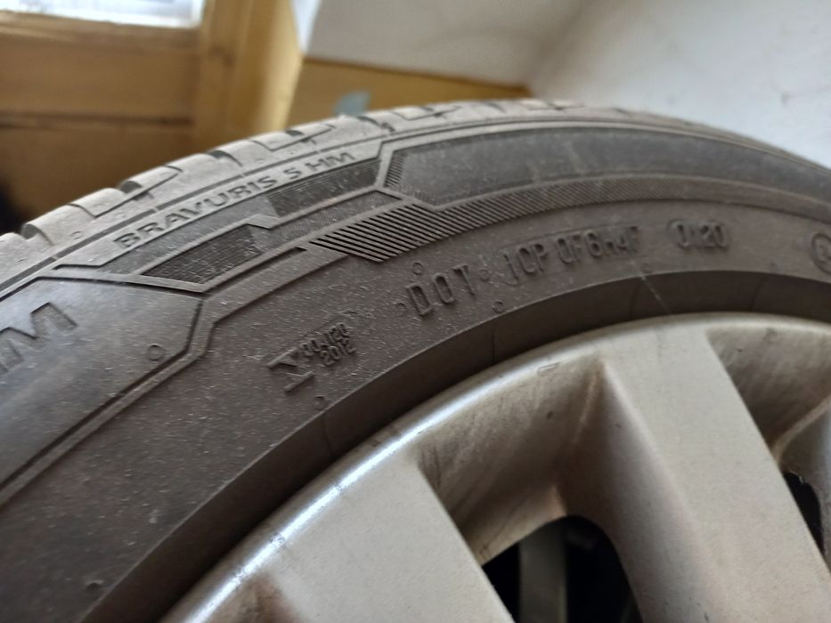 Vând 4 cauciucuri vara 225/50/r17