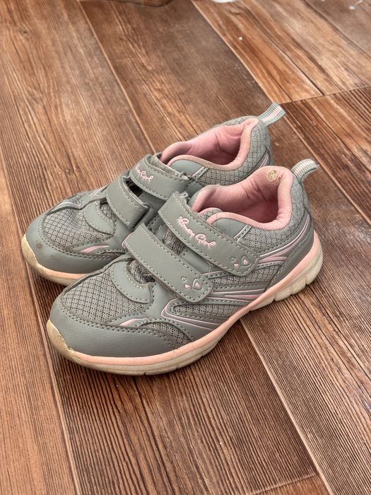 Кроссовки для девочки