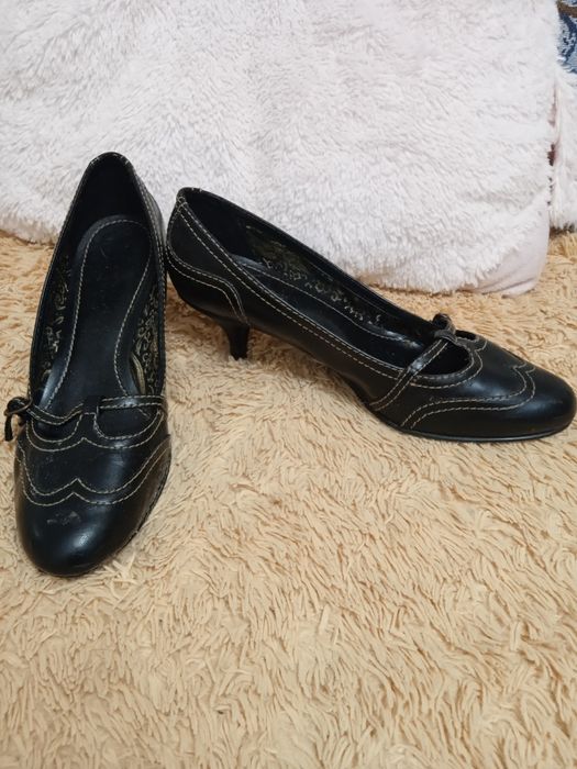 Продам туфли размеры 40