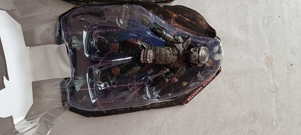 Продавам фигури от филм