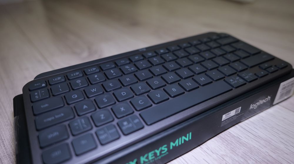 Setup Periferice Logitech Premium: Tastatura MX Keys Mini + Webcam Brio 500 + Boxe Z200