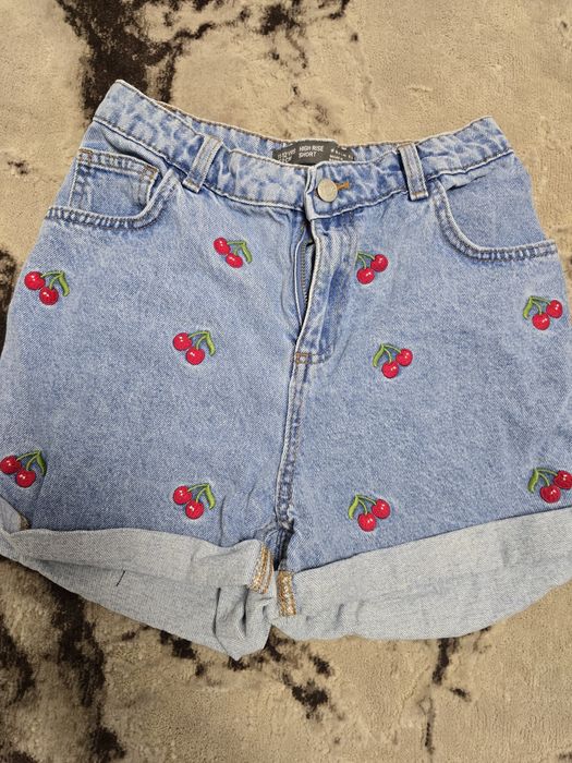 Pantaloni scurți de blug