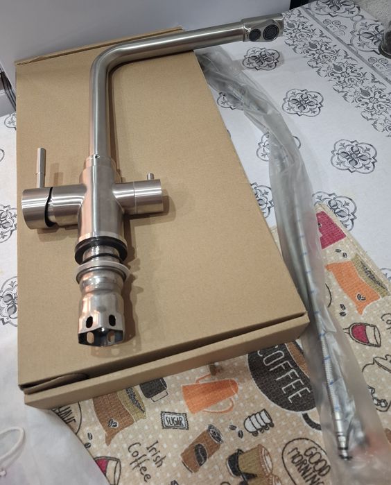 Смеситель для кухни,  три в одном.