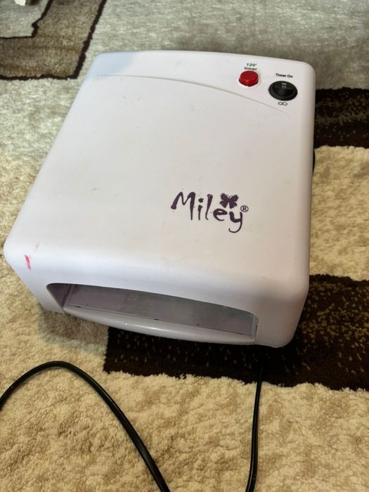 Lampa UV pentru unghii