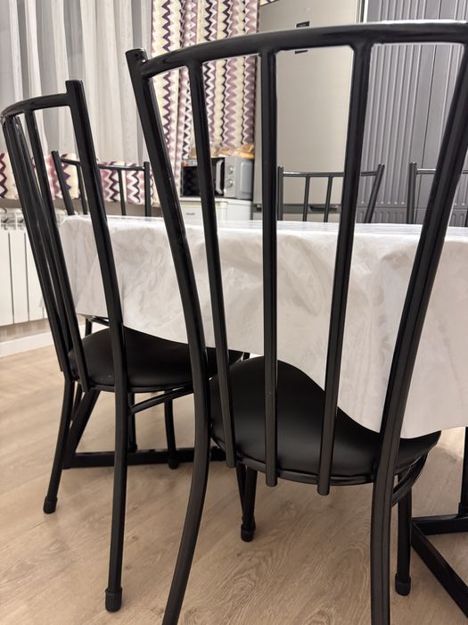 Стулья черные кухня