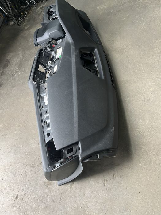 Арматурно табло бмв х5 г05 ( armaturno tablo bmw x5 g05 )