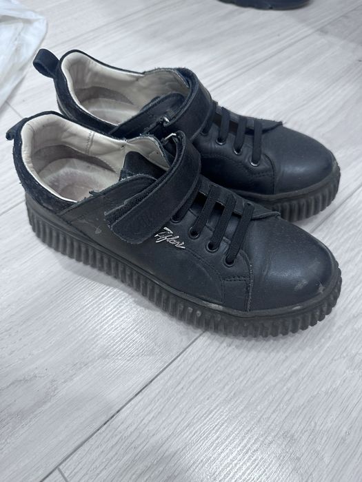 кожанный крассовки