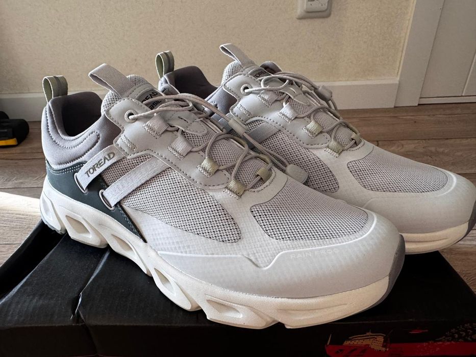 Продаю кроссовки