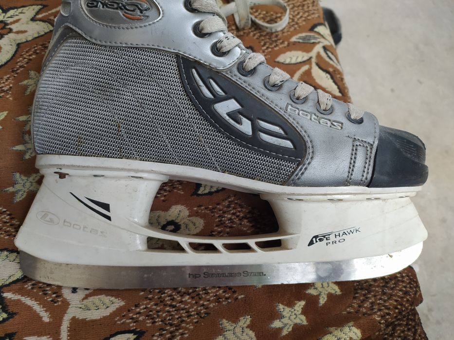 Продам коньки мужские