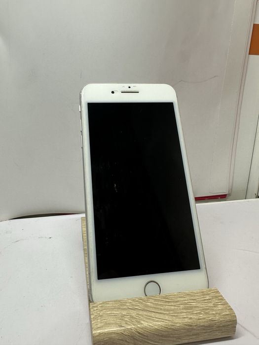 Продам Apple 7 Plus