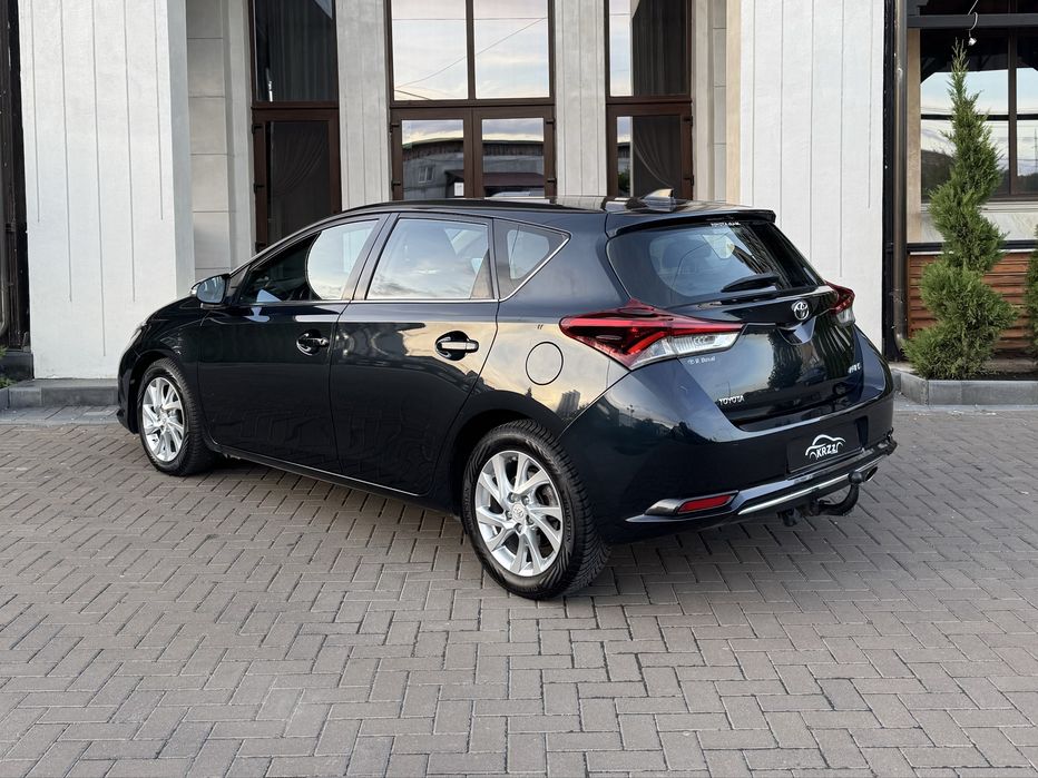 Toyoya Auris 1.6 D-4D Executive 2016 Facelift  Accept variante