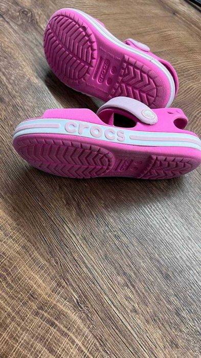 Детски сандали Crocs за момиче – електриково розово