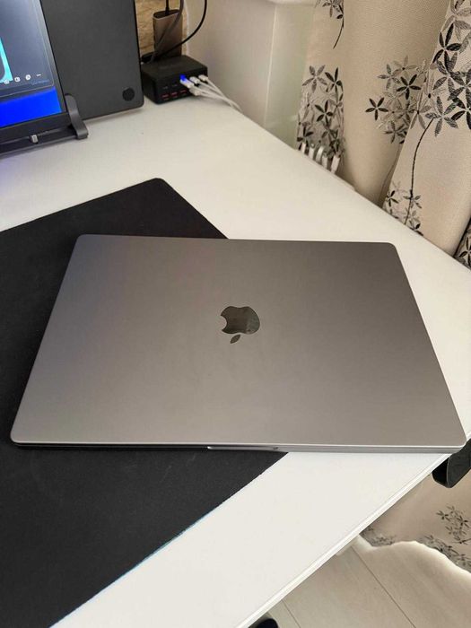 MacBook Pro M1, 16-inch, 2021, 32 GB RAM, 512 GB SSD