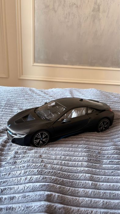 Продам машинку на пульте управления. BMW